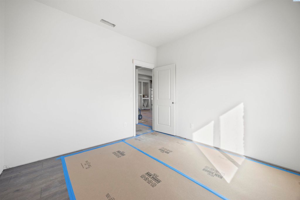 Photo of 3574 Morningside Parkway, Richland, WA 99352 (MLS # 291805)