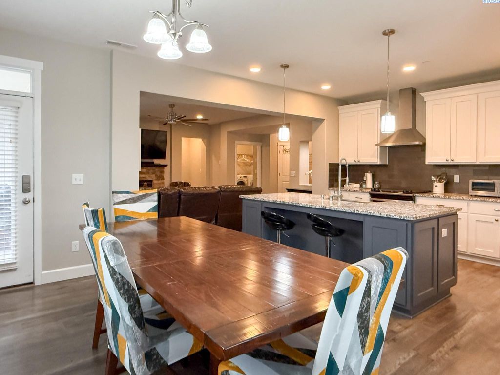 Photo of 6579 33rd Place, Kennewick, WA 99338 (MLS # 289697)