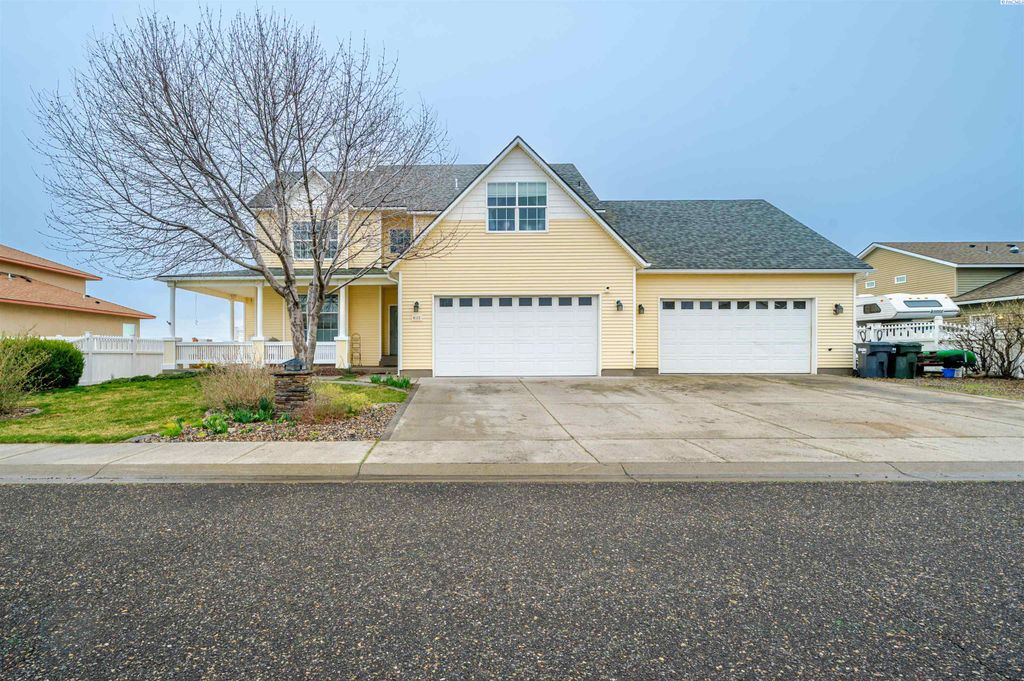 Photo of 6112 Woodbine Drive, Pasco, WA 99301 (MLS # 291165)