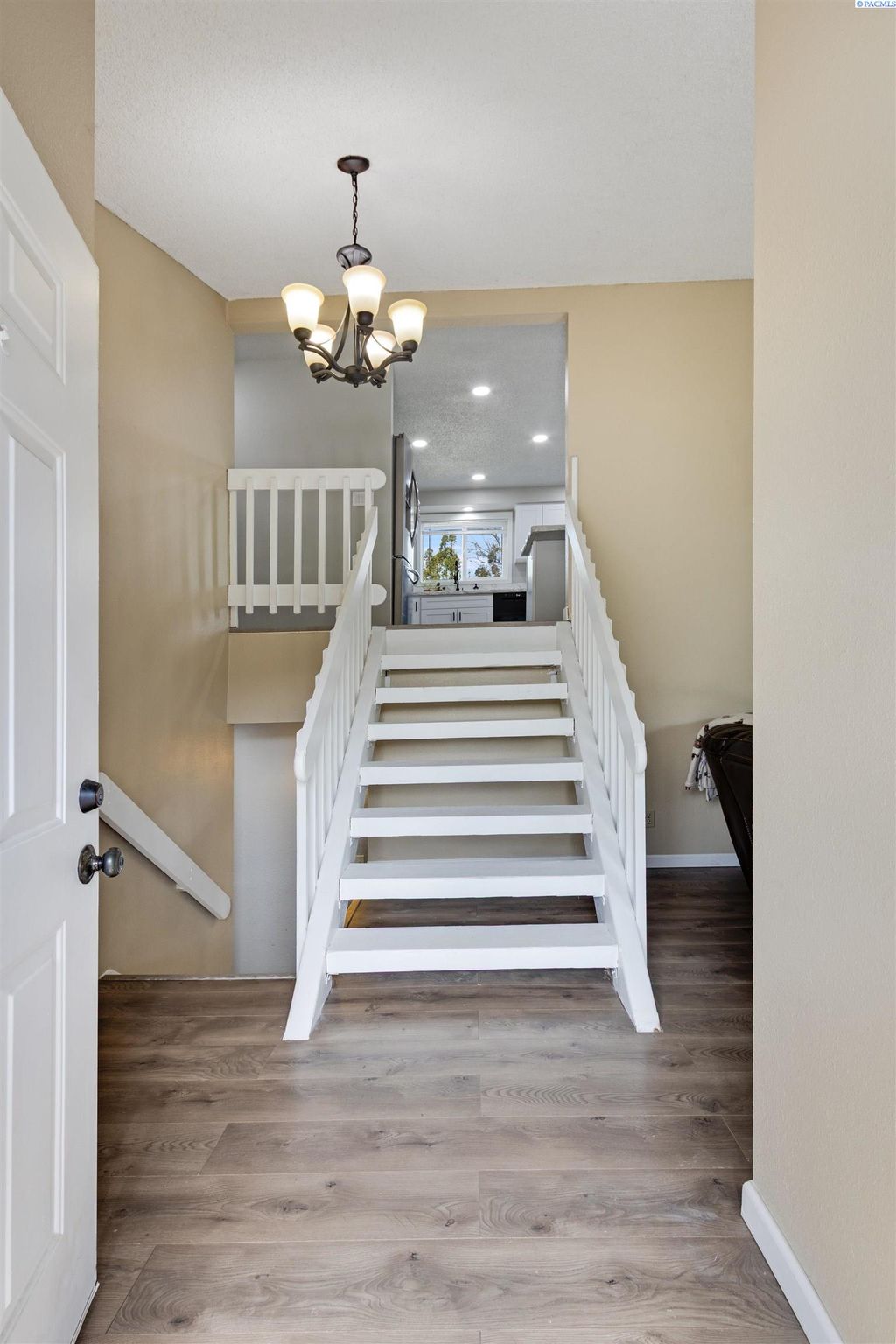 Photo of 5424 Fern Loop, West Richland, WA 99353 (MLS # 291867)