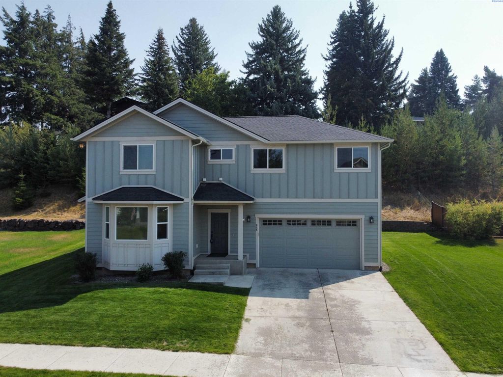 Photo of 845 SW Finch Way, Pullman, WA 99163 (MLS # 286838)