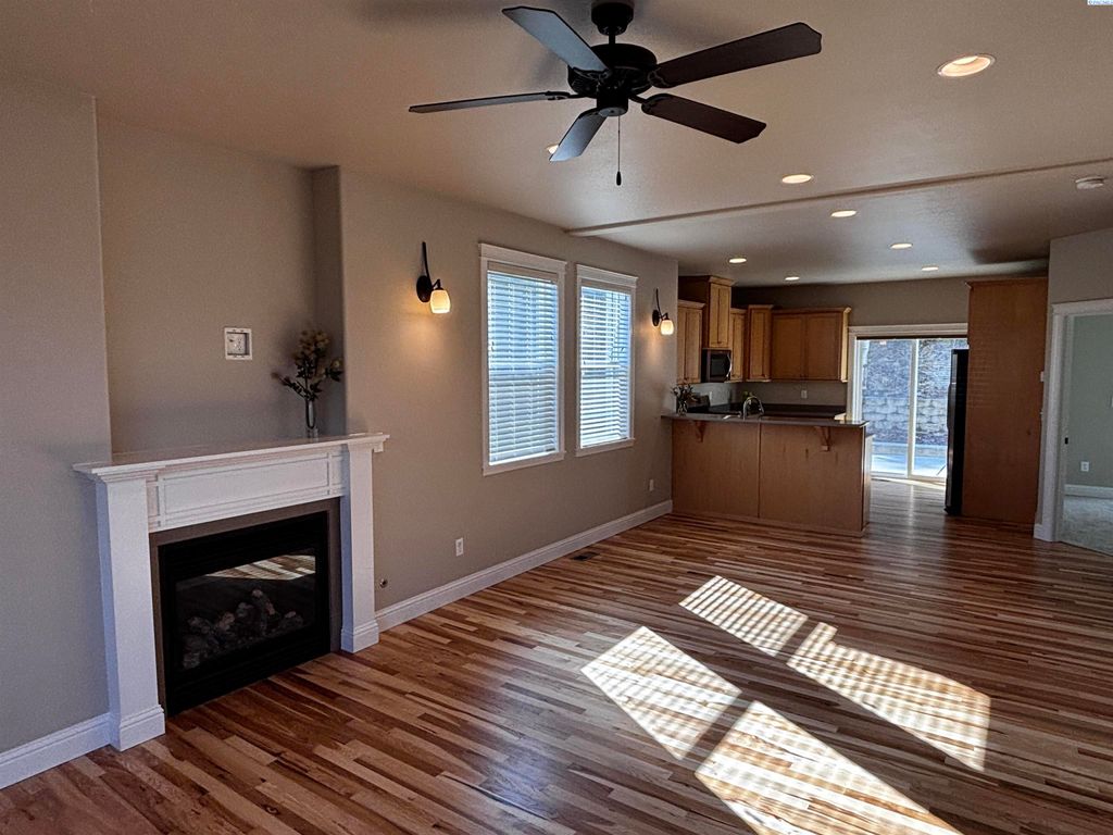 Photo of 845 SW Finch Way, Pullman, WA 99163 (MLS # 286838)
