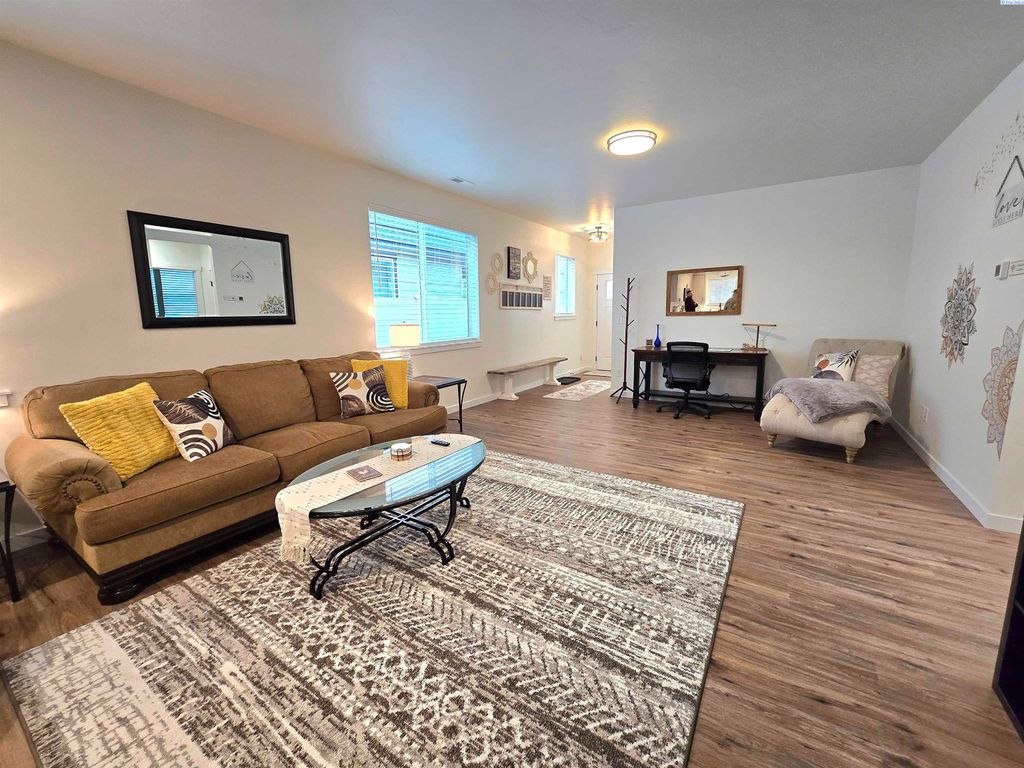 Photo of 3649 Nuthatch St Lot 206, Richland, WA 99352 (MLS # 292720)