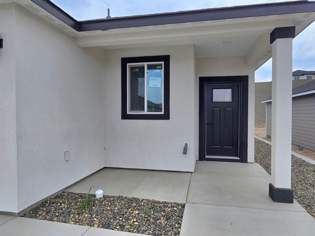 Photo of 3649 Nuthatch St Lot 206, Richland, WA 99352 (MLS # 292720)