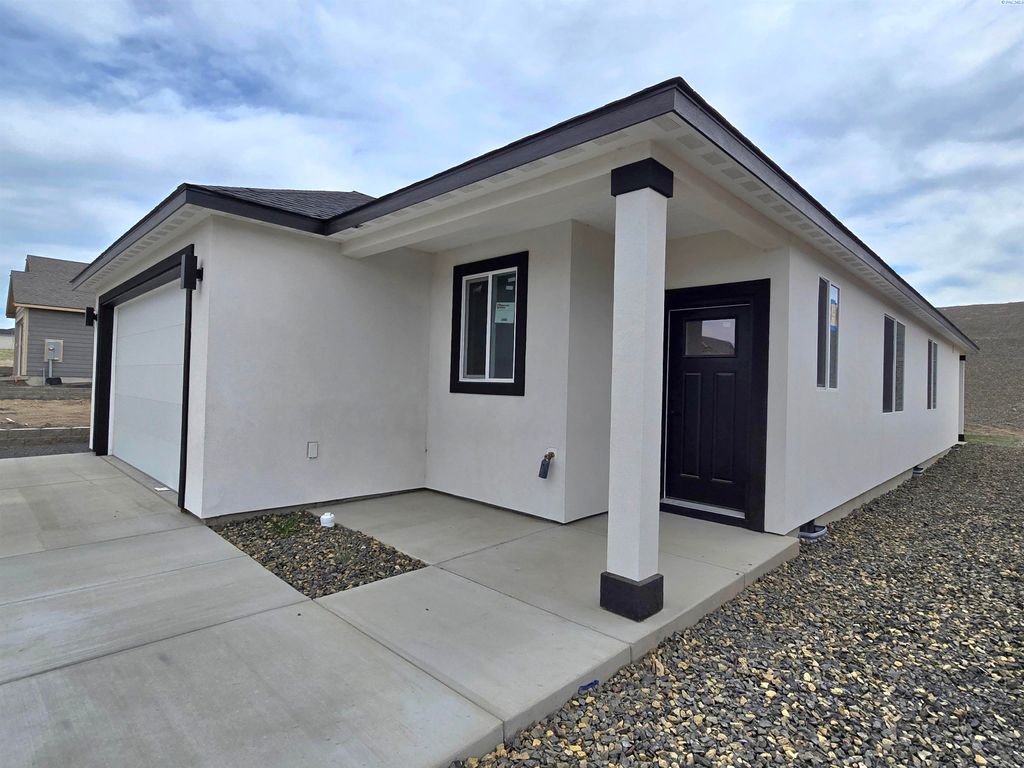 Photo of 3649 Nuthatch St Lot 206, Richland, WA 99352 (MLS # 292720)