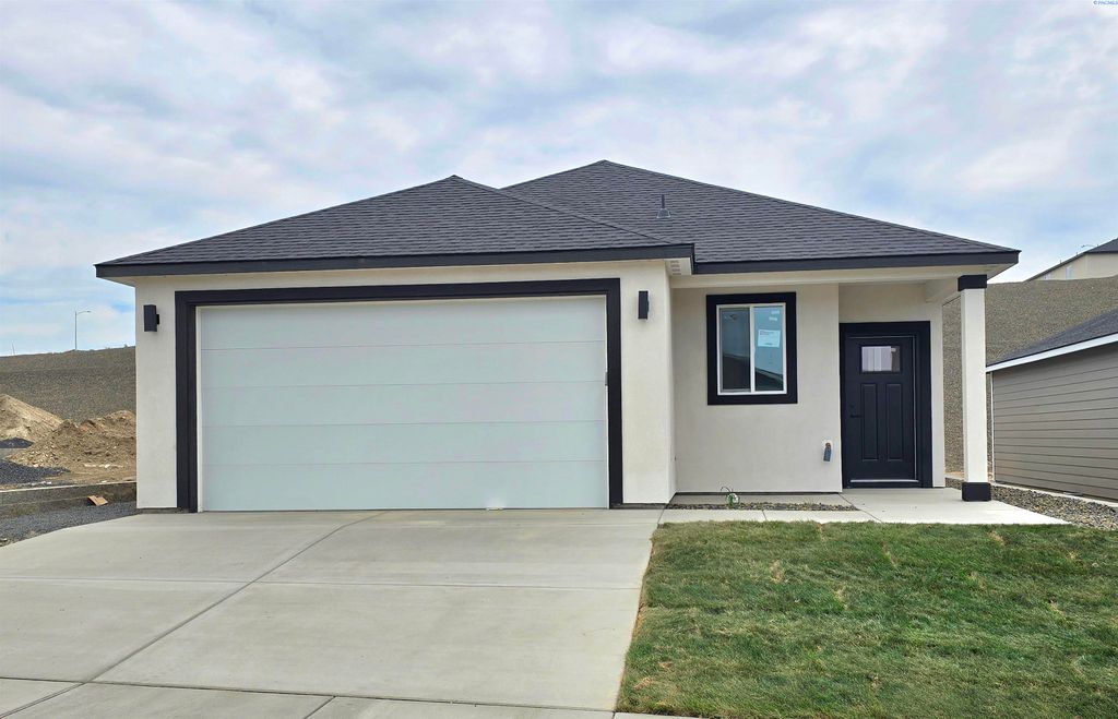 Photo of 3649 Nuthatch St Lot 206, Richland, WA 99352 (MLS # 292720)