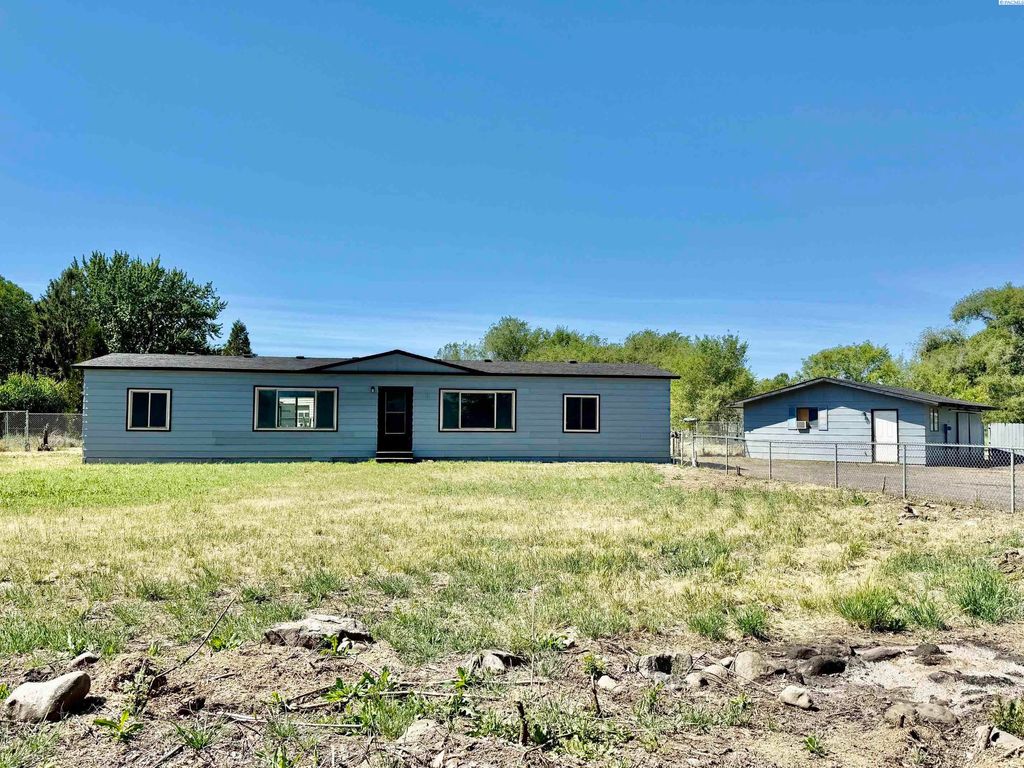 Photo of 208903 E 315 Prse, Kennewick, WA 99337 (MLS # 292787)