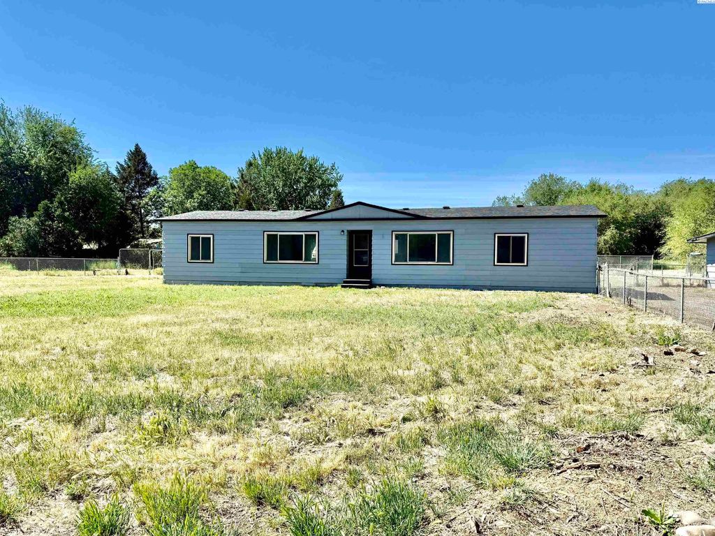 Photo of 208903 E 315 Prse, Kennewick, WA 99337 (MLS # 292787)