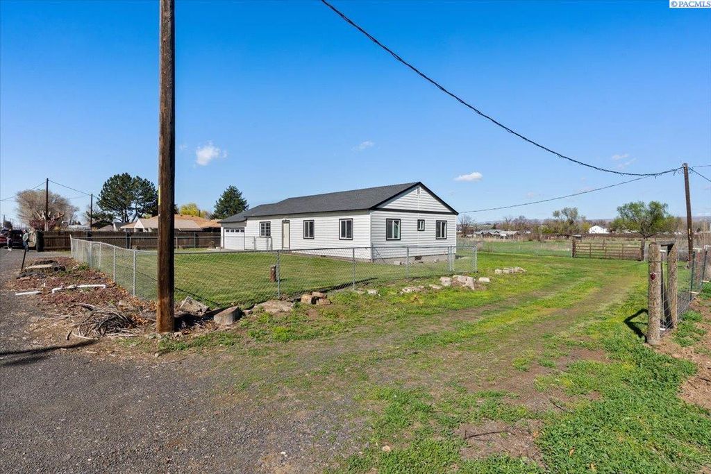 Photo of 104804 W Oie, Prosser, WA 99350 (MLS # 291491)