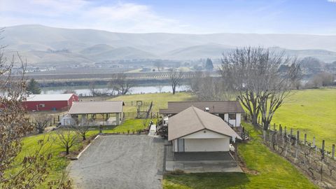 Photo of 144001 W North River Rd, Prosser, WA 99305 (MLS # 290131)