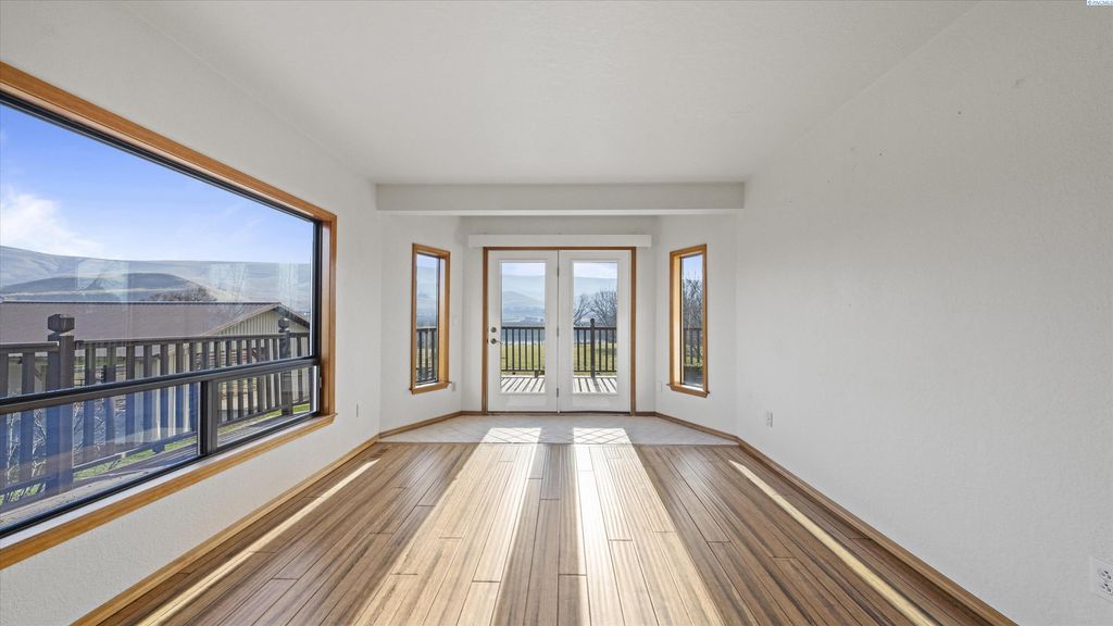 Photo of 144001 W North River Rd, Prosser, WA 99305 (MLS # 290131)