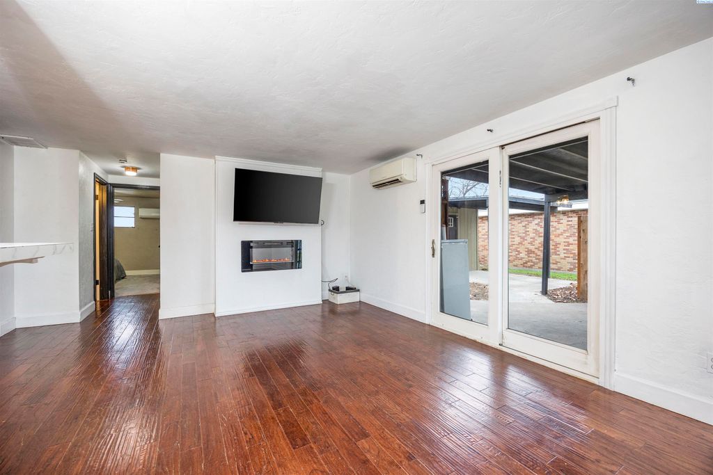 Photo of 2722 W 7th Ave, Kennewick, WA 99336 (MLS # 290347)