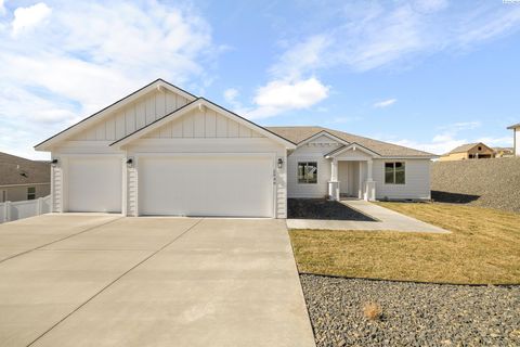 Photo of 2946 S Osborne St, Kennewick, WA 99338 (MLS # 291507)