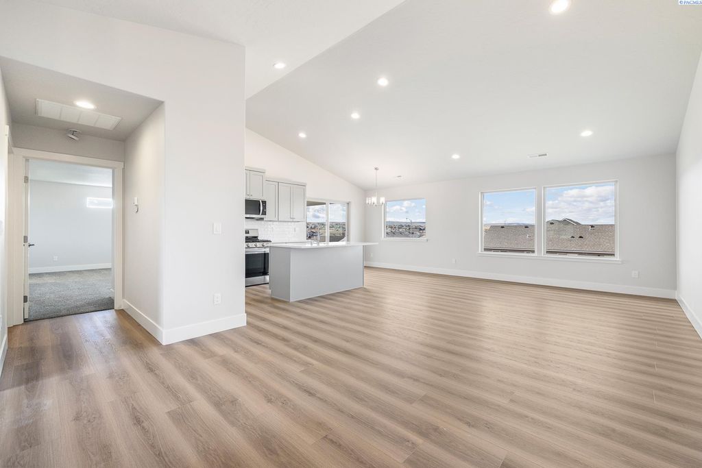 Photo of 2946 S Osborne St, Kennewick, WA 99338 (MLS # 291507)