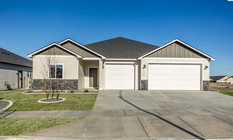Photo of 3646 Morningside Pkwy, Richland, WA 99352 (MLS # 279991)