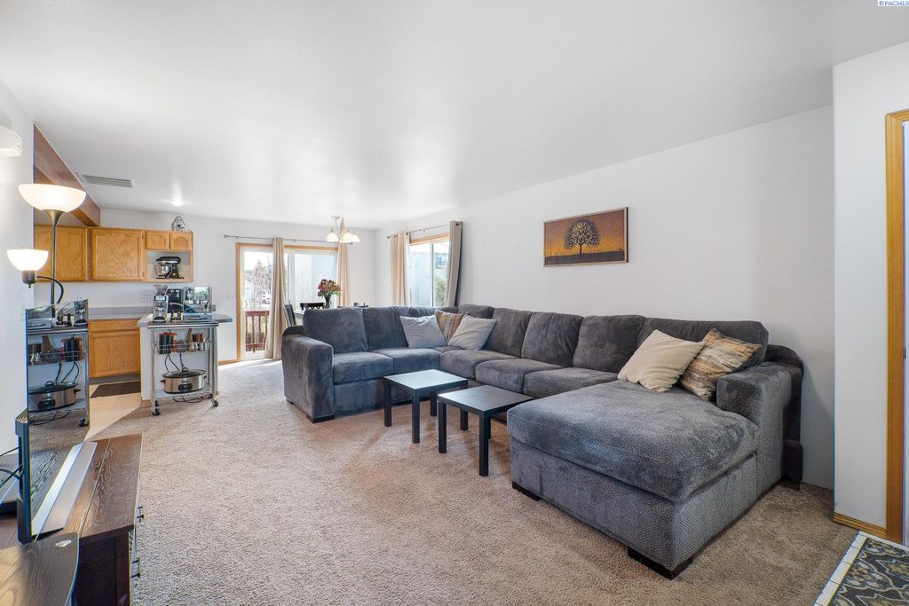 Photo of 540 SE Shoemaker Pl, Pullman, WA 99163 (MLS # 292325)