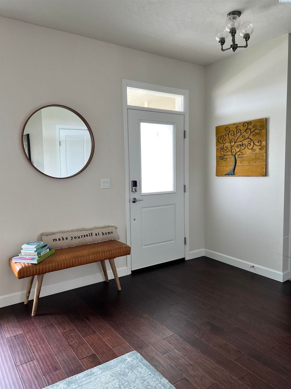 Photo of 2338 Parkview Ave, Richland, WA 99352 (MLS # 289630)