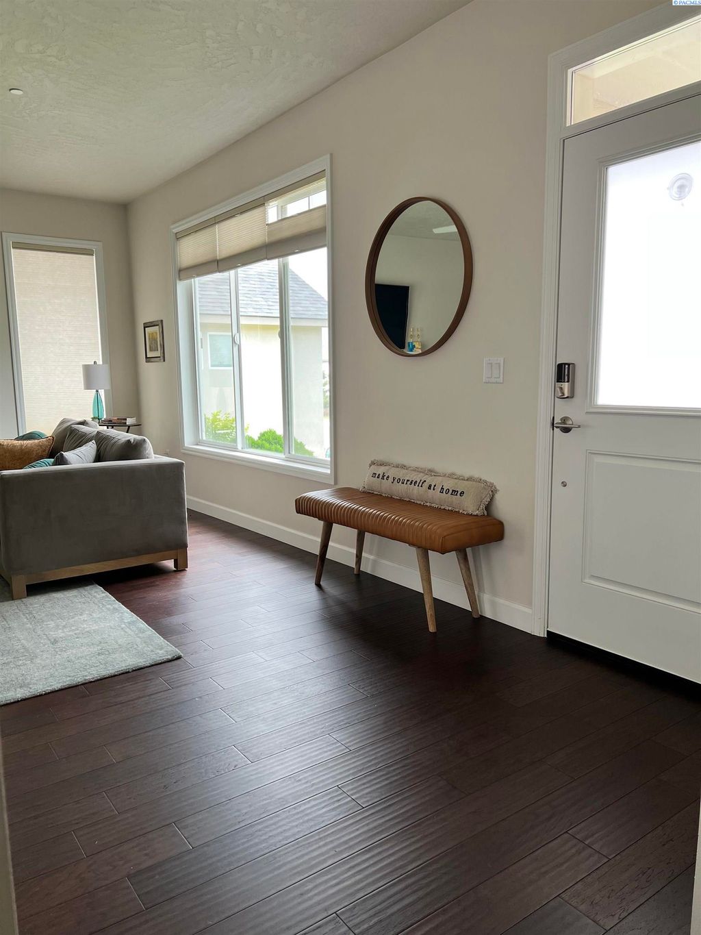 Photo of 2338 Parkview Ave, Richland, WA 99352 (MLS # 289630)