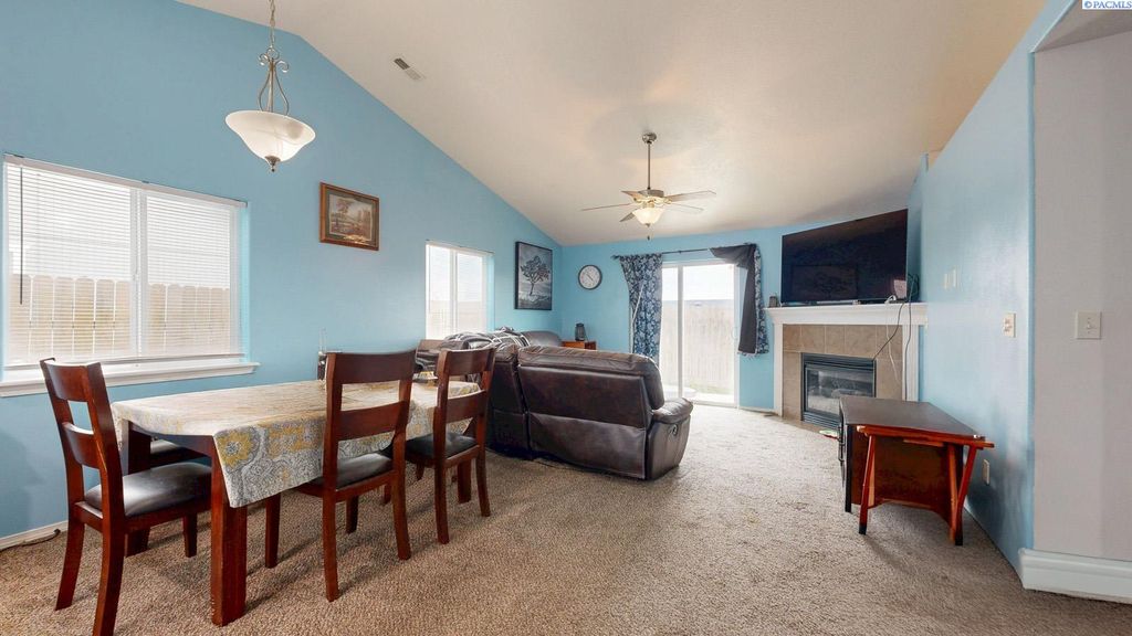 Photo of 873 S Wyoming Street, Kennewick, WA 99336 (MLS # 290067)