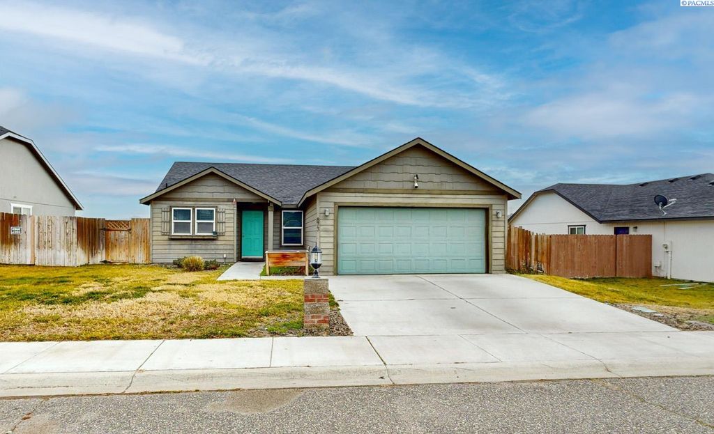 Photo of 873 S Wyoming Street, Kennewick, WA 99336 (MLS # 290067)