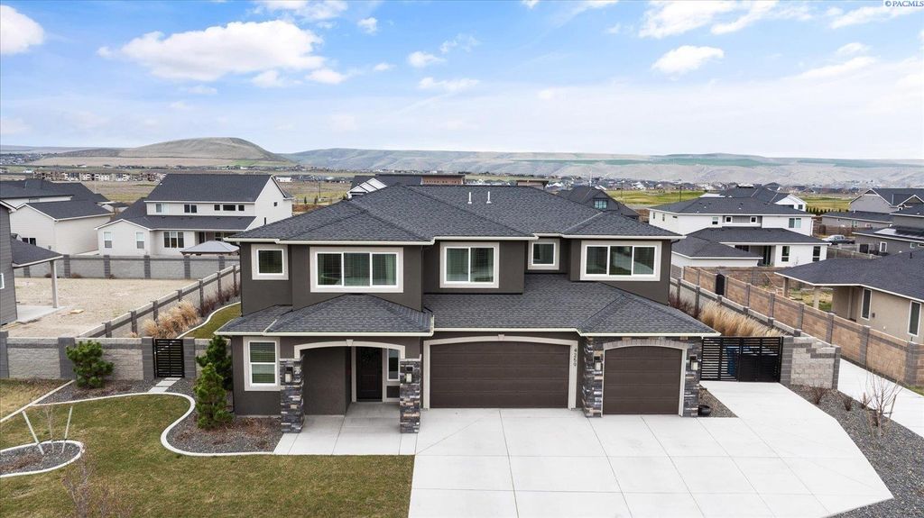 Photo of 4259 Potlatch St, Richland, WA 99352 (MLS # 291257)