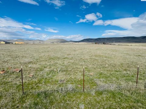 Photo of NKA E Norman Rd, Yakima, WA 98901 (MLS # 291422)