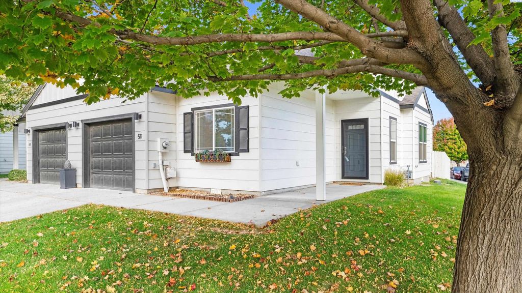 Photo of 511 S Florida St, Kennewick, WA 99336 (MLS # 288441)