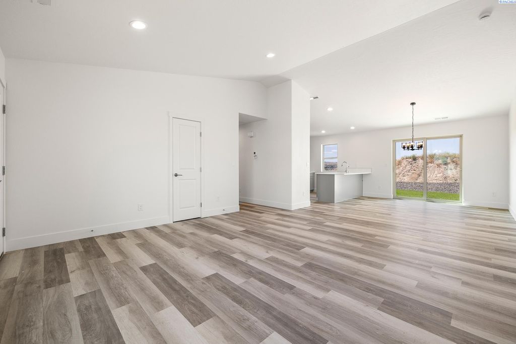 Photo of 2944 S Penn St, Kennewick, WA 99338 (MLS # 288443)