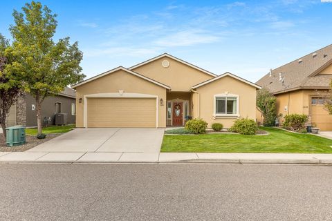 Photo of 2691 Eaglewatch Lp Loop, Richland, WA 99354 (MLS # 288013)