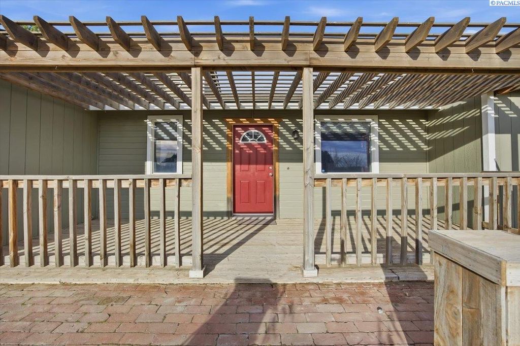 Photo of 91804 E 83 Prse Pr, Kennewick, WA 99338 (MLS # 289454)