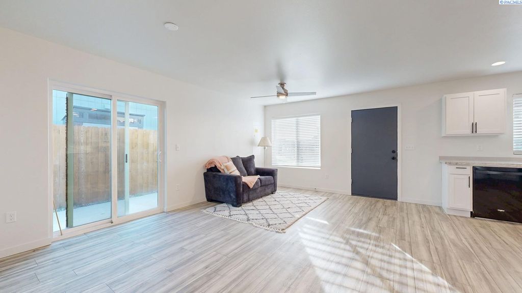 Photo of 2409 Ronan Street, Pasco, WA 99301 (MLS # 289569)