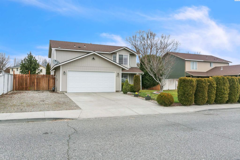 Photo of 6711 Wrigley Dr, Pasco, WA 99301 (MLS # 289975)