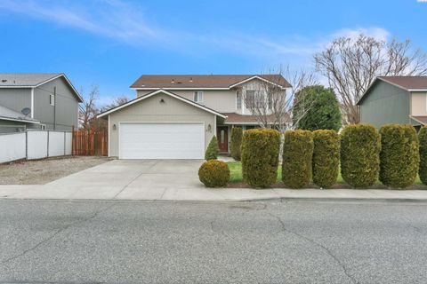 Photo of 6711 Wrigley Dr, Pasco, WA 99301 (MLS # 289975)
