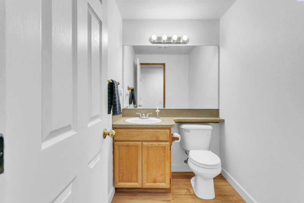 Photo of 6711 Wrigley Dr, Pasco, WA 99301 (MLS # 289975)