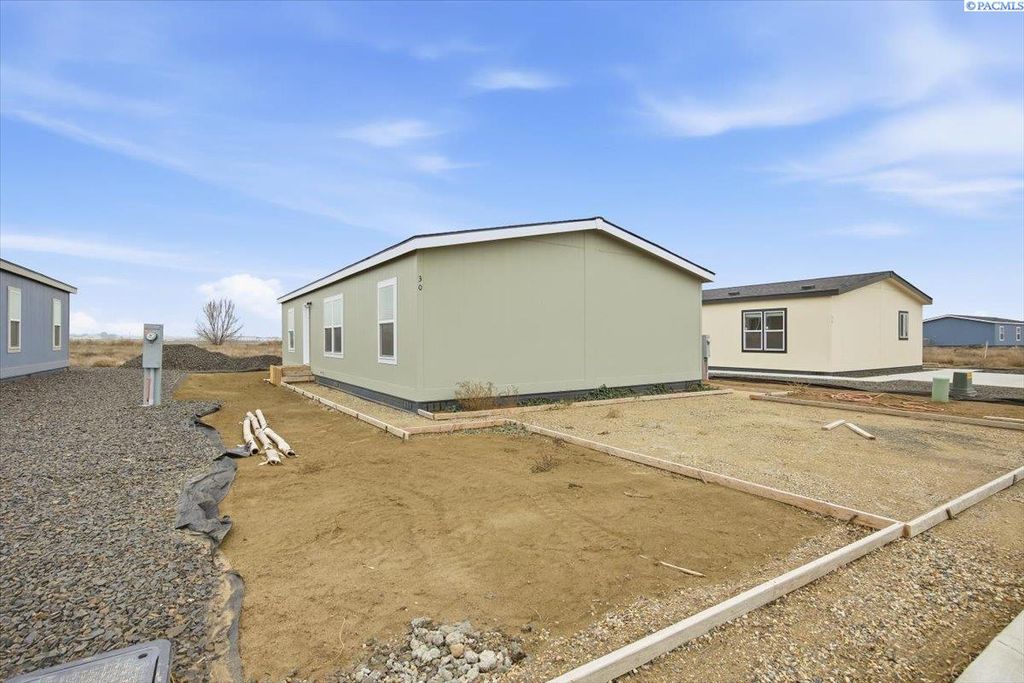 Photo of 2681 E Edison Ave #30, Sunnyside, WA 98944 (MLS # 289443)