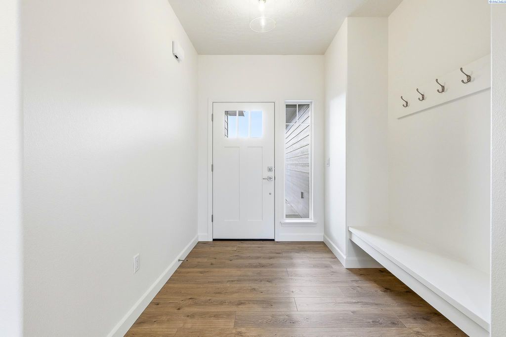 Photo of 8713 Silver Mound Dr, Pasco, WA 99301 (MLS # 289317)