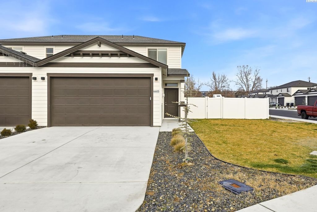 Photo of 6605 Dradie Place, Pasco, WA 99301 (MLS # 289576)