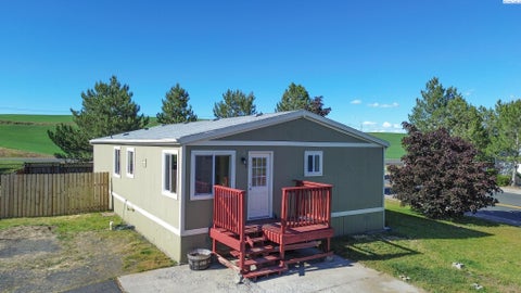 Photo of 255 NW Golden Hills Dr. #2 Dr, Pullman, WA 99163 (MLS # 293991)
