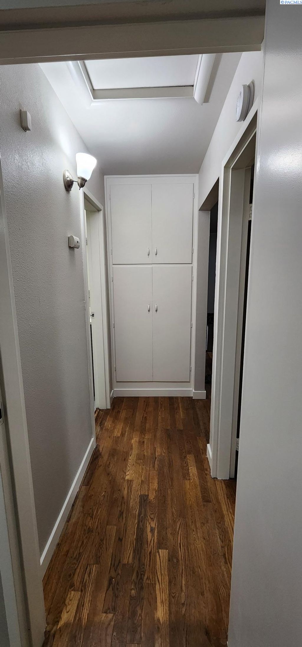 Photo of 1908 Everest Ave, Richland, WA 99354 (MLS # 290992)