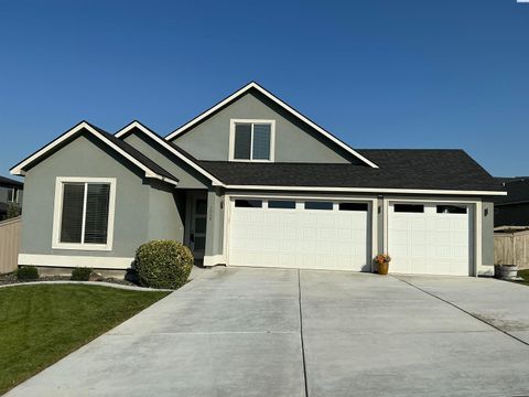 Photo of 1058 Klikitat St, Richland, WA 99352 (MLS # 281318)