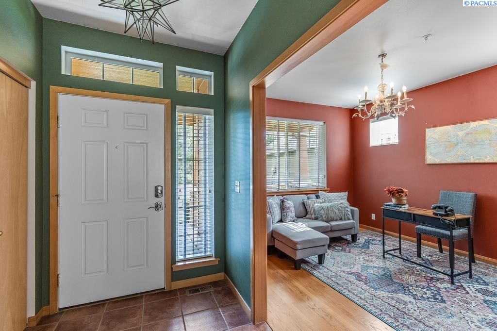 Photo of 7617 W 20th Avenue, Kennewick, WA 99338 (MLS # 292113)