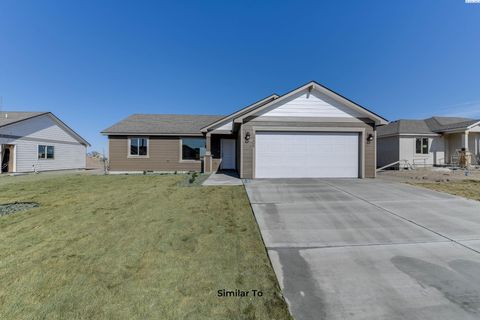 Photo of 6818 Bluegill Ln, Pasco, WA 99301 (MLS # 290471)