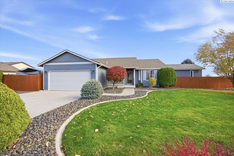 Photo of 4415 Sedona Drive, Pasco, WA 99301 (MLS # 288894)