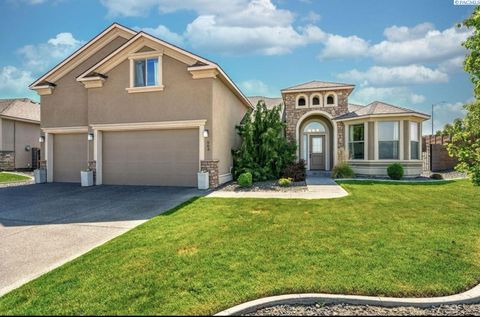 Photo of 503 Athens Dr, West Richland, WA 99353 (MLS # 288625)