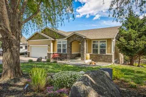 Photo of 2926 Sunshine Ridge Rd, Kennewick, WA 99338 (MLS # 292409)
