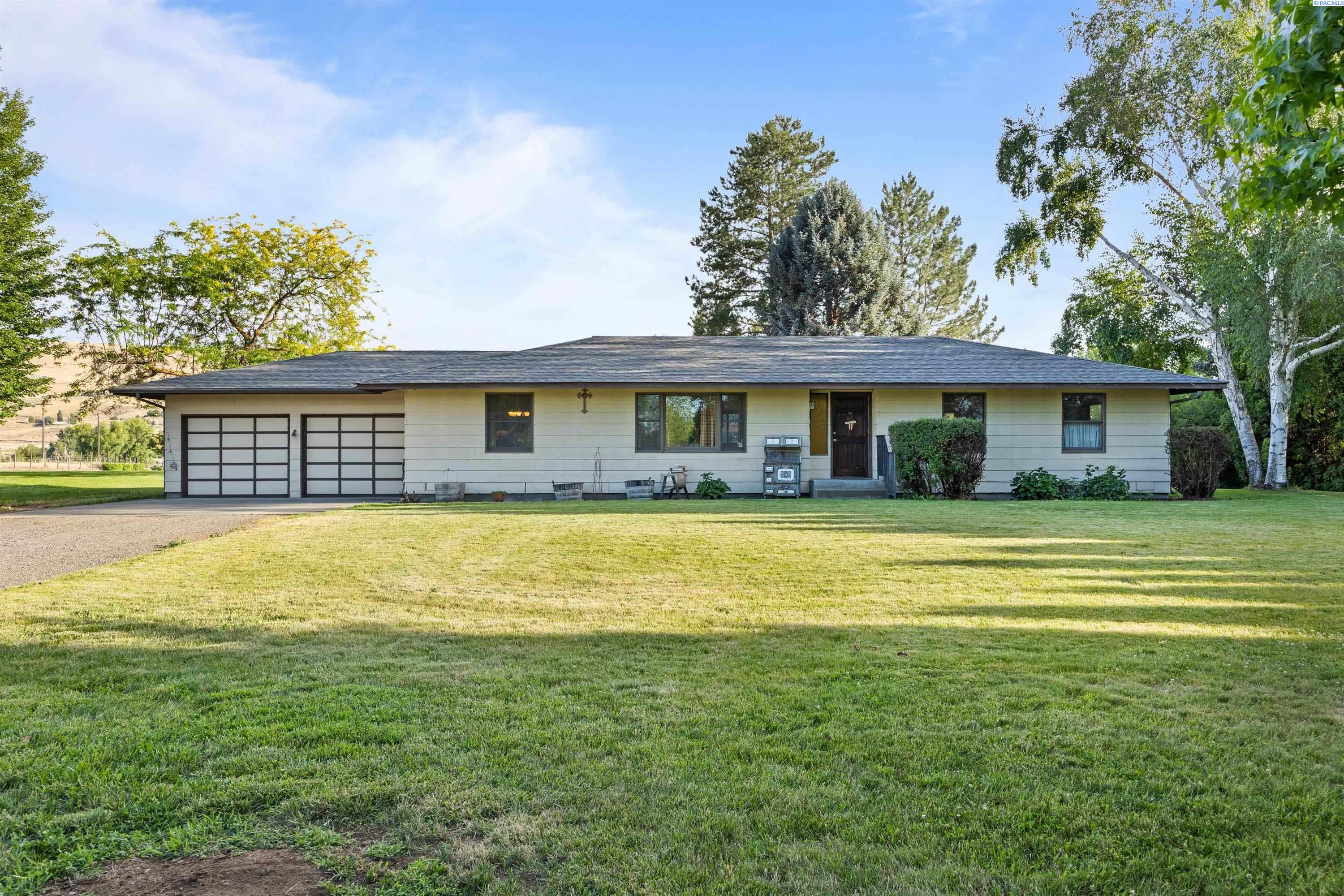 Photo 1 of 37 — 11002 S 1518 Pr Sw, Prosser, WA 99350