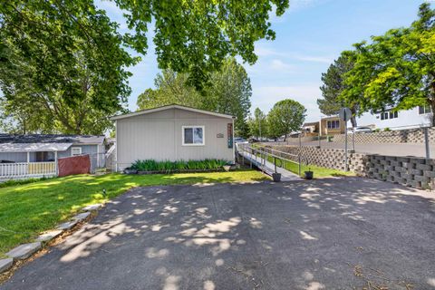 Photo of 3517 Road 84 #128E, Pasco, WA 99301 (MLS # 293220)