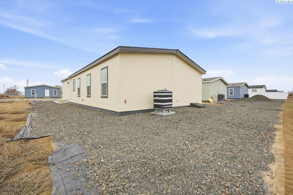 Photo of 2681 E Edison Ave #32, Sunnyside, WA 98944 (MLS # 289445)