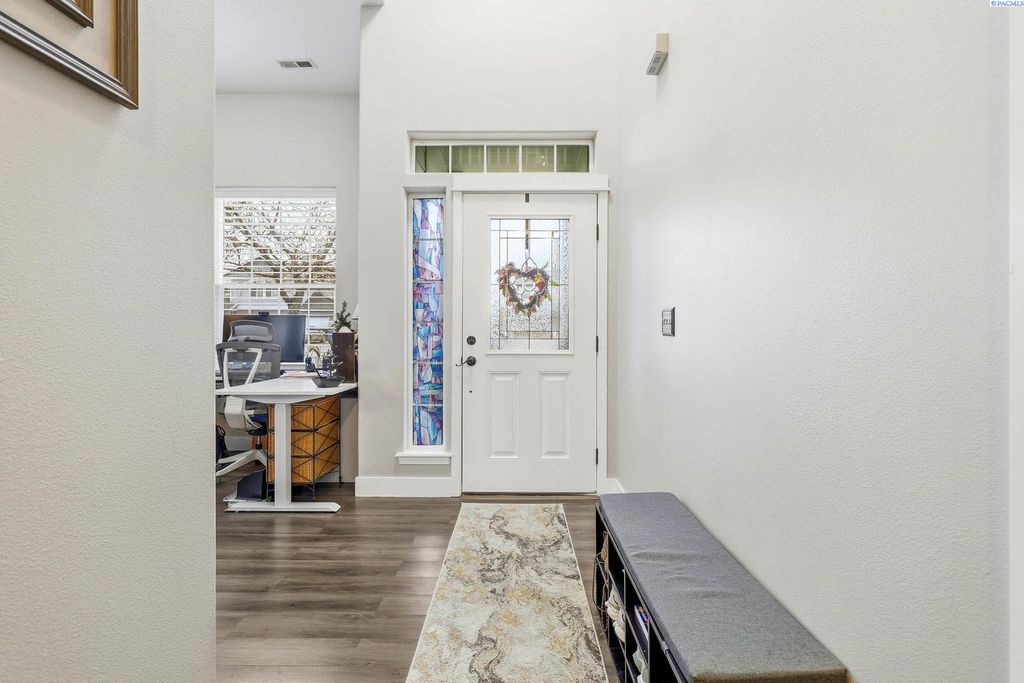 Photo of 4208 Monterey Drive, Pasco, WA 99301 (MLS # 290560)