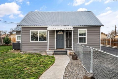 Photo of 406 S Fir St, Kennewick, WA 99336 (MLS # 289746)